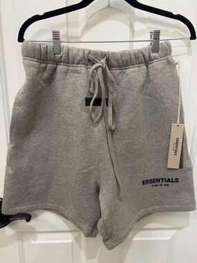 NWT ESSENTIALS by Fear of God Men’s Gray Fleece Shorts